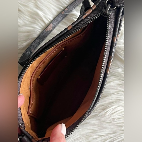 💰SOLD - CF332 - Coach Kitt Messenger Crossbody with Floral Print - Picture 8 of 11